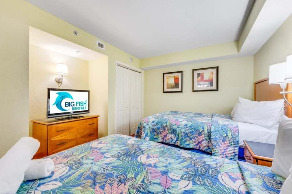 Amaze 18th floor Direct Ocean front Views & Pools House in Myrtle Beach