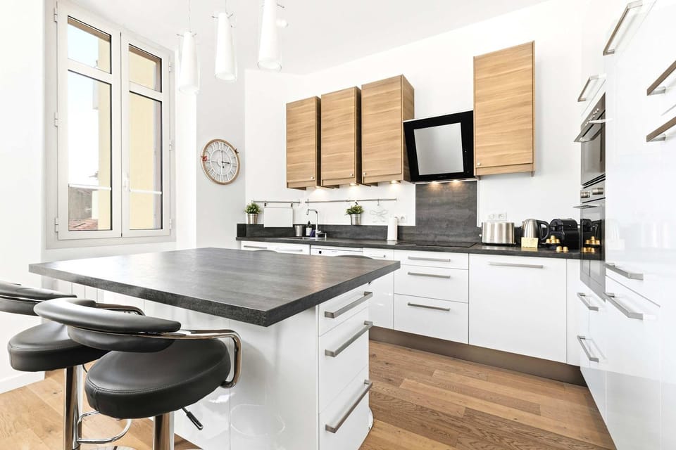 Kitchen or kitchenette, Dining area, dishwasher, oven, stove, toaster