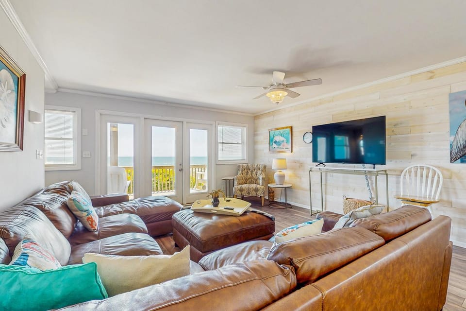 HB05b Silver Linings West House in Holden Beach