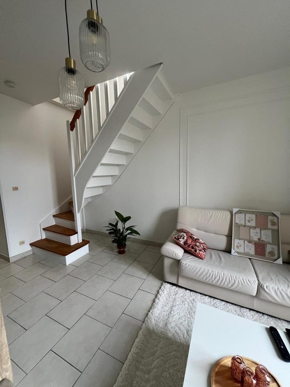 Bed, Living room