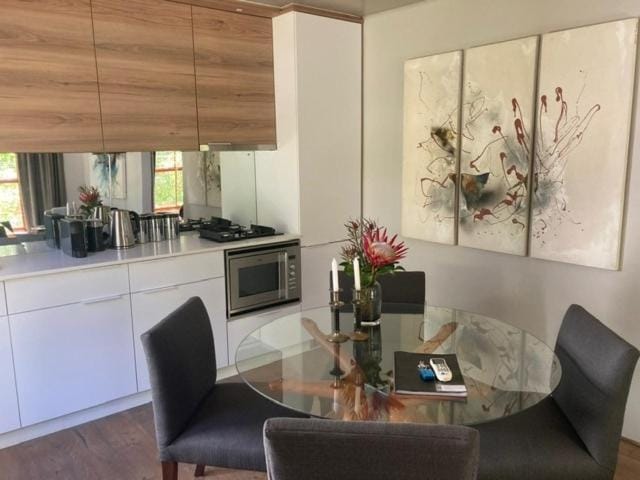 Swan Cottage Apartment in Cape Town