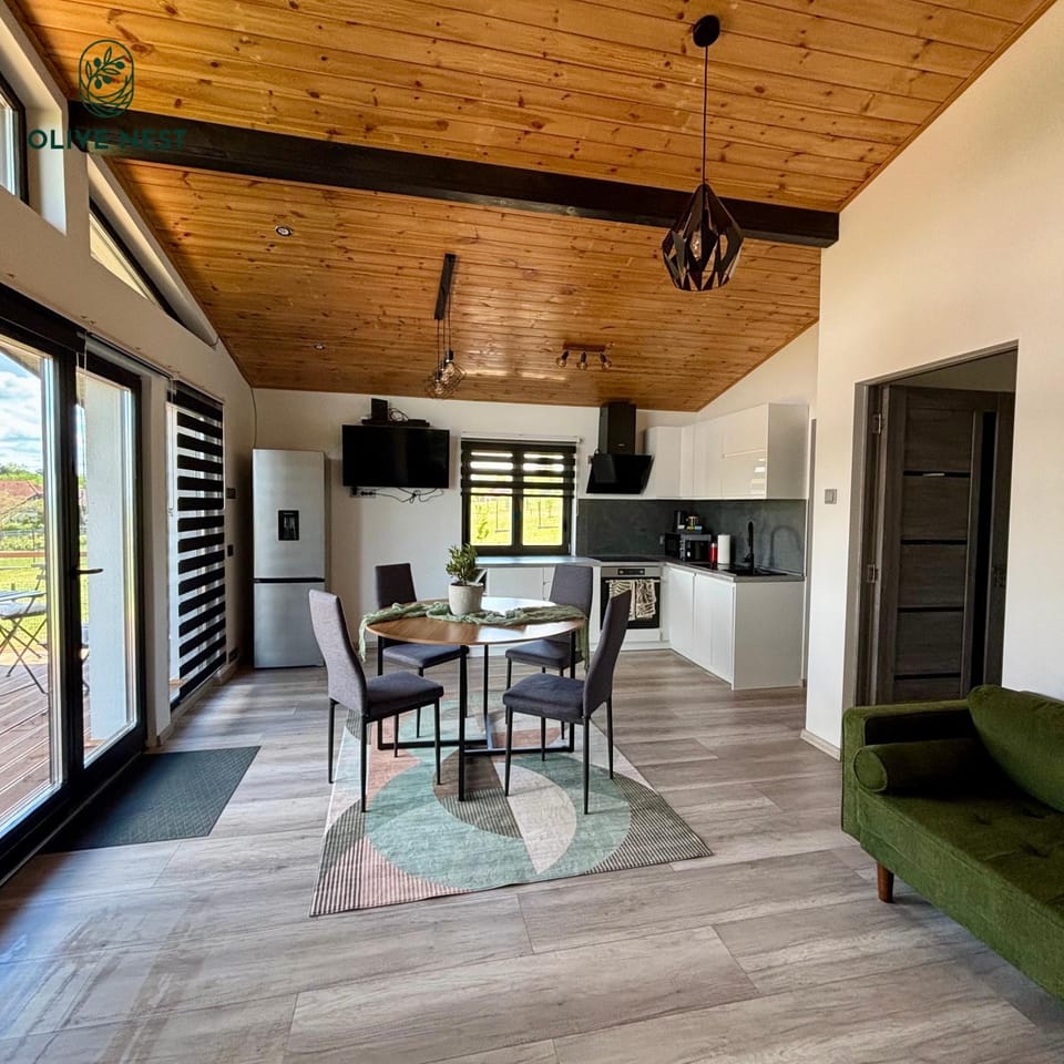 Living room, Meals, kitchen