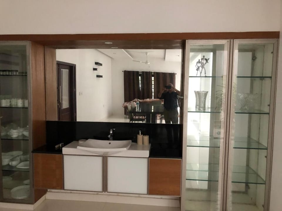 Posh Villa in TVM , Kowdiar, please contact host before booking Villa in Thiruvananthapuram