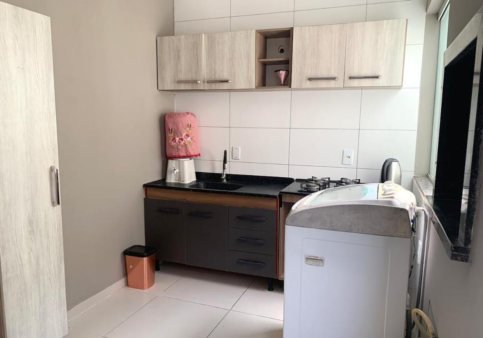 Amplo apartamento com suíte e ar condicionado Apartment in Florianopolis
