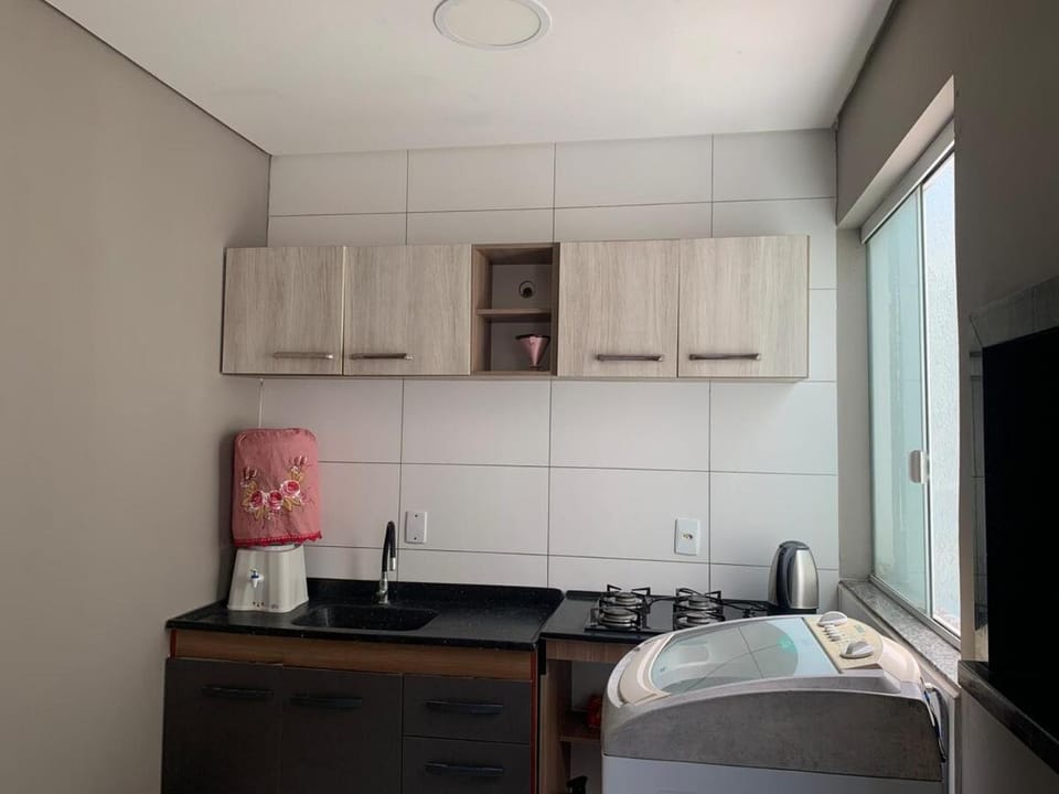 Amplo apartamento com suíte e ar condicionado Apartment in Florianopolis
