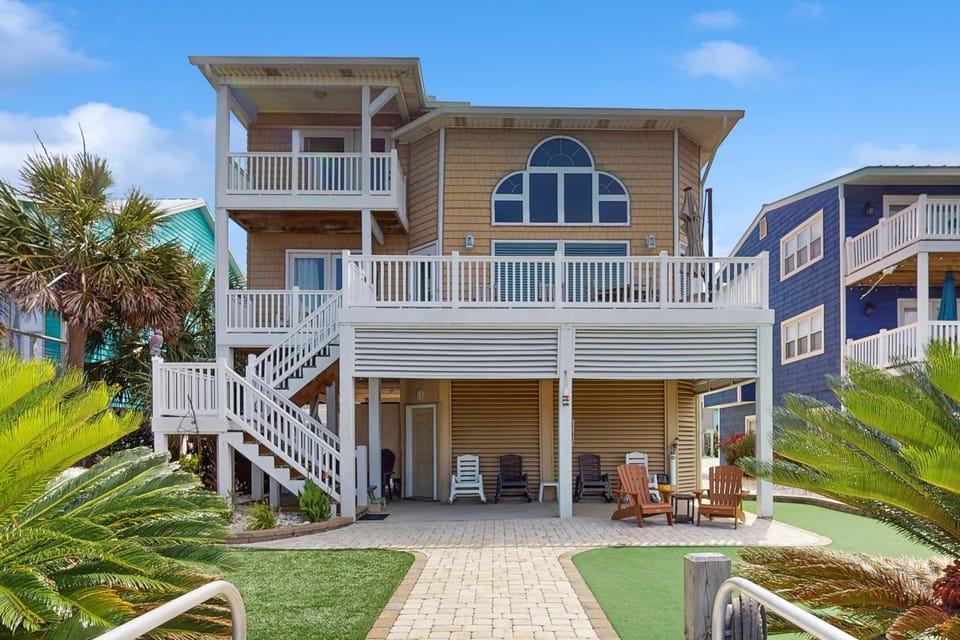 OIB87 Putt & Paddle Paradise House in Ocean Isle Beach