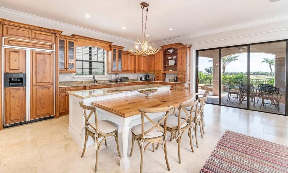 Exclusive 6BR Mansion with Heated Pool & Spa House in Four Corners