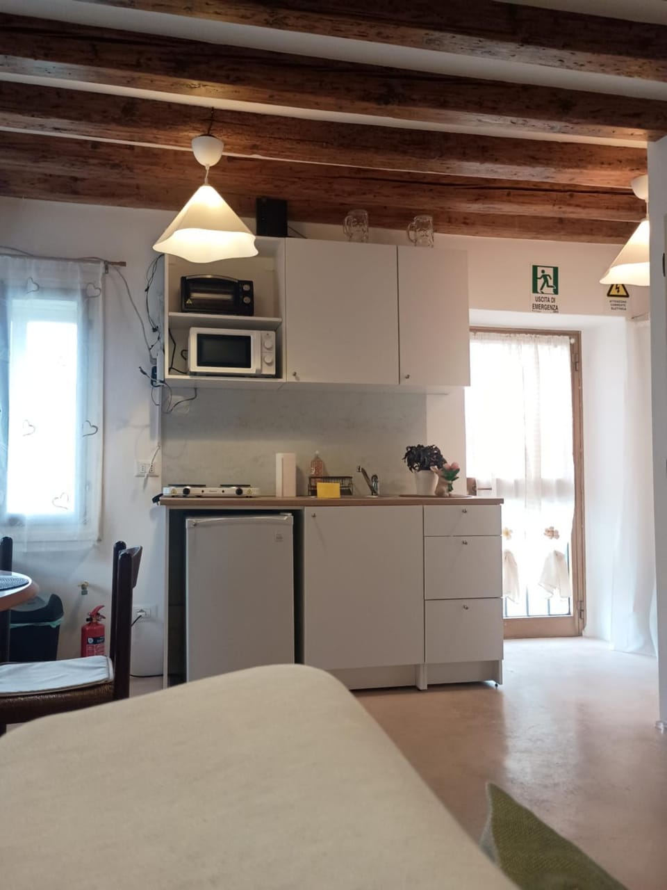 Kitchen or kitchenette, pet friendly, stove, toaster