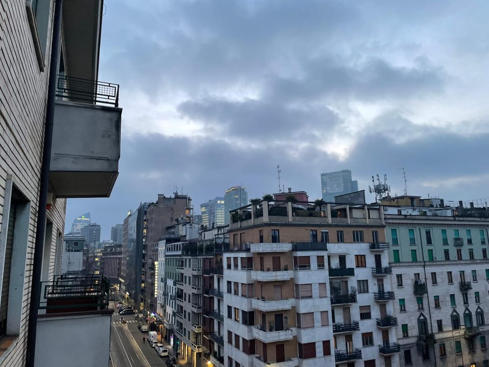 Property building, Day, Neighbourhood, City view, Street view