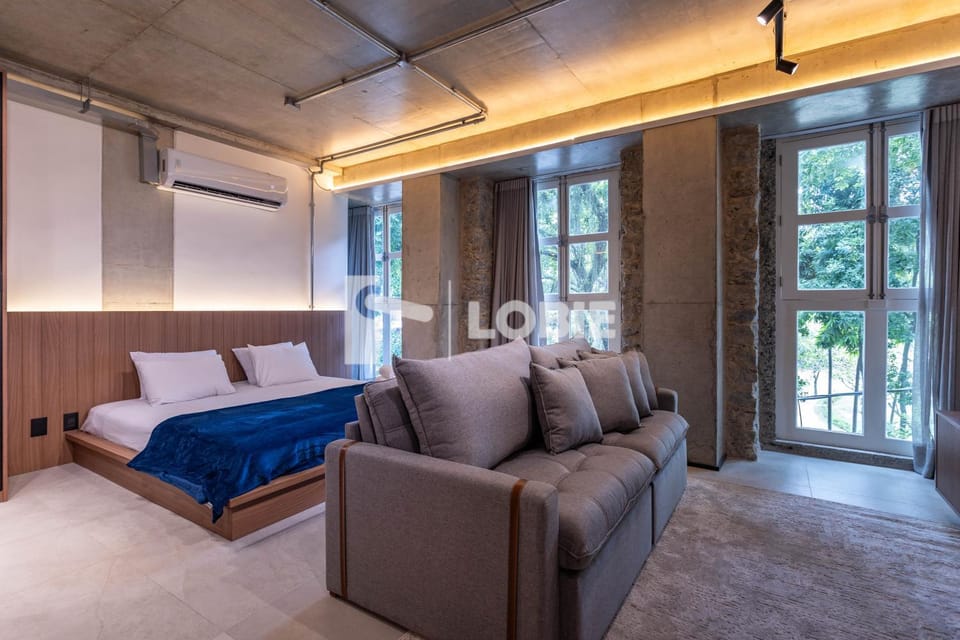 Bed, Living room, Photo of the whole room, Seating area, Bedroom, air conditioner