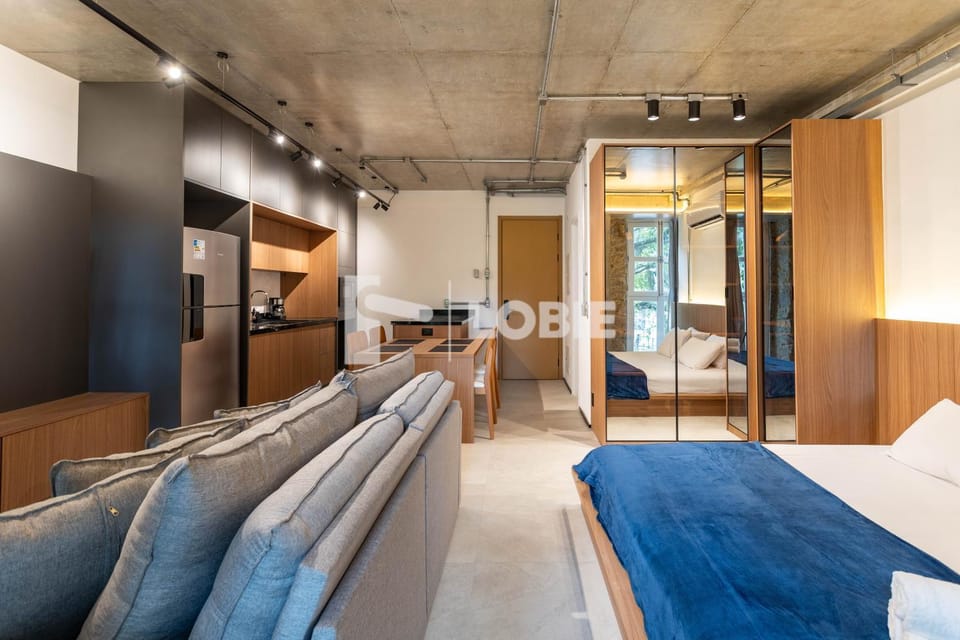 Bed, TV and multimedia, Kitchen or kitchenette, Living room, Photo of the whole room, Seating area, Bedroom, wardrobe