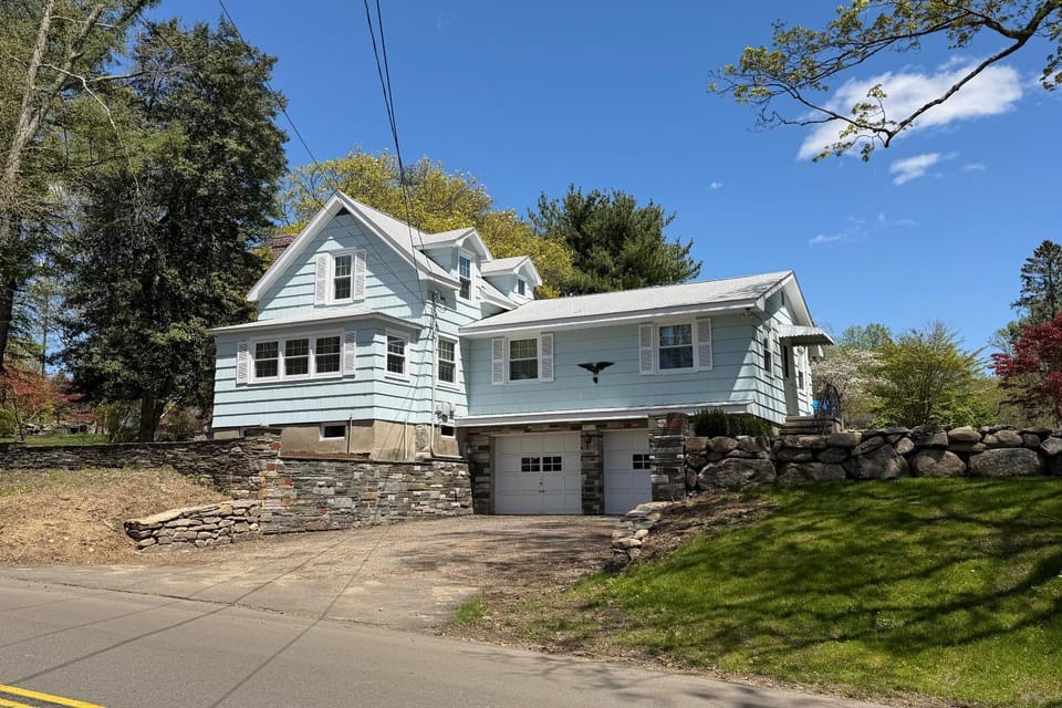Family Home Near Roosevelt Forest & Historic Sites House in Stratford