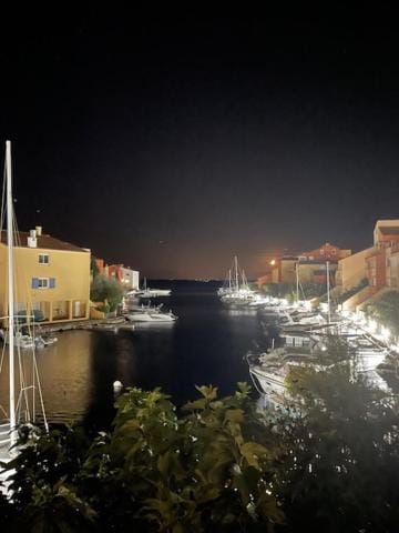 Night, Lake view, Sea view