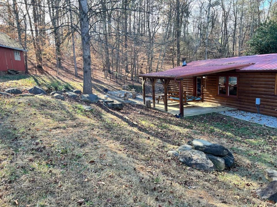Close to Dollywood quiet area fenced yard for dogs House in Sevierville