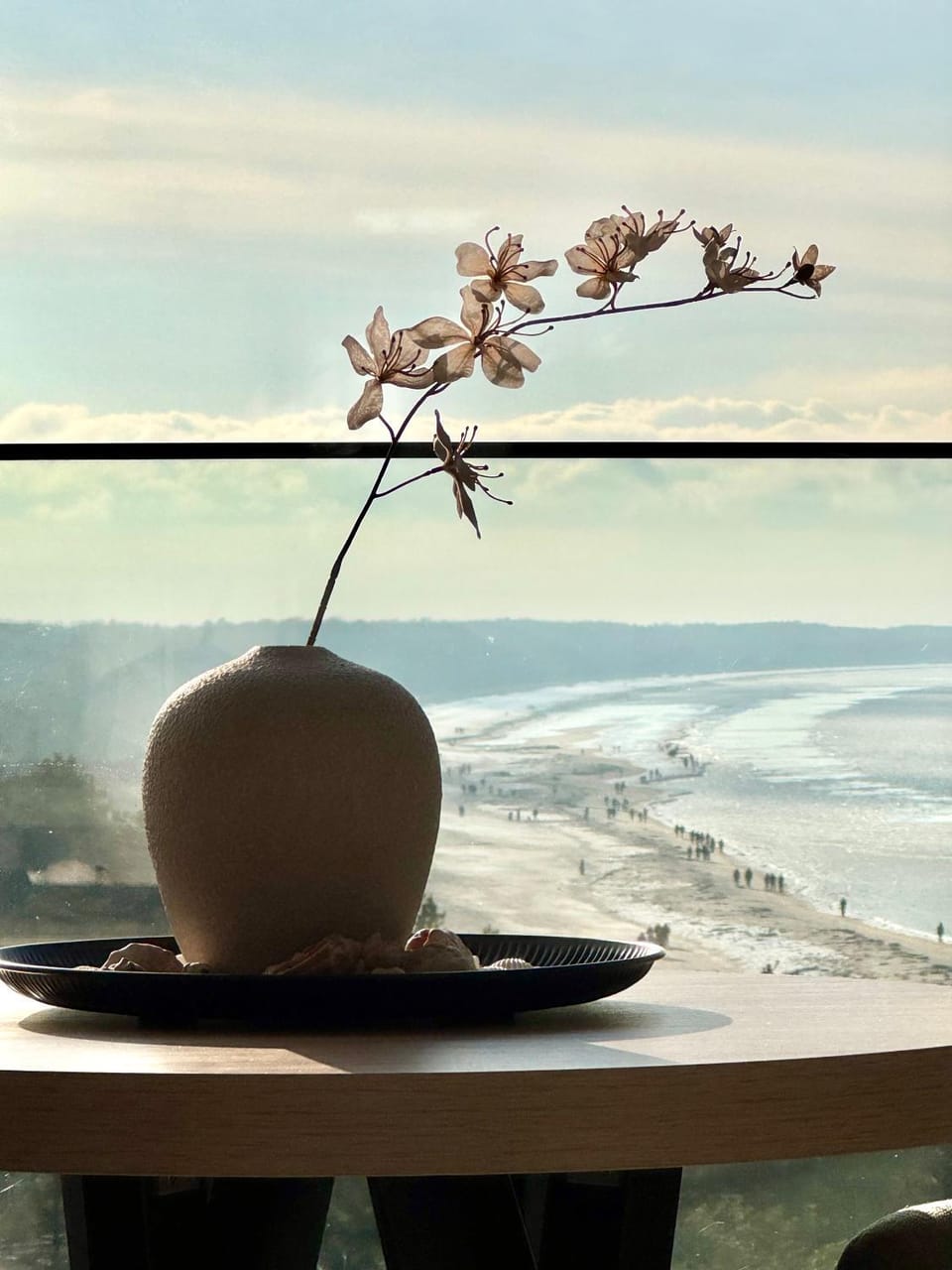 Nearby landmark, Spring, Day, Natural landscape, Summer, Decorative detail, Dining area, Beach, Sea view, Seasons, Time of day, Location