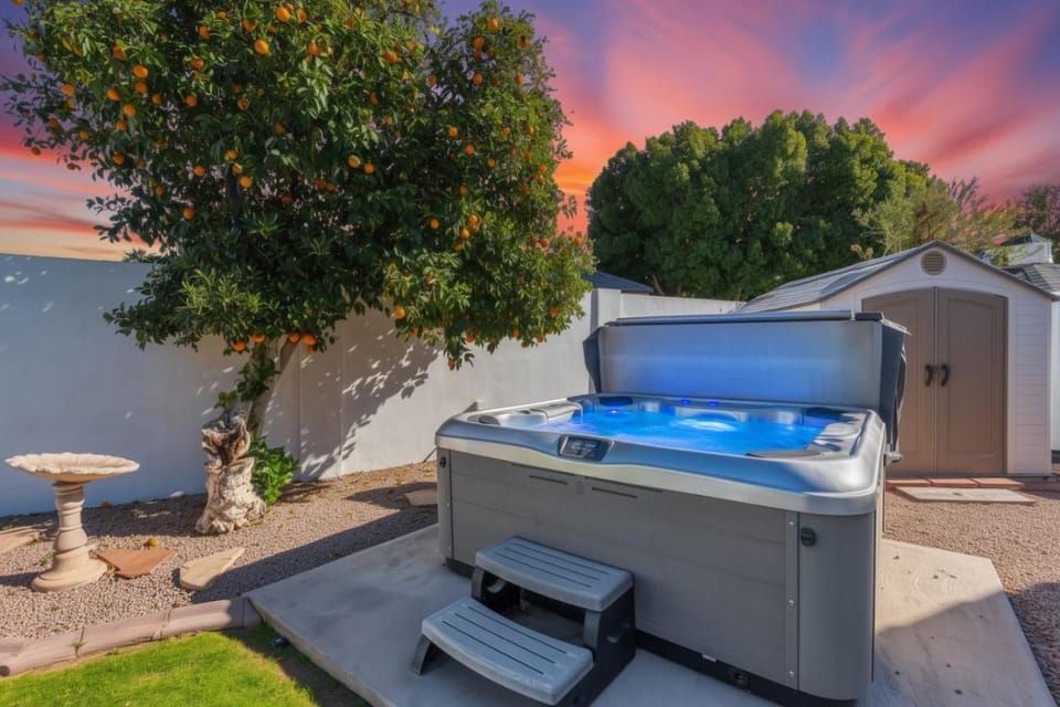 Mesa Pool, Hot Tub, Game Room and Fire Pit House in Mesa
