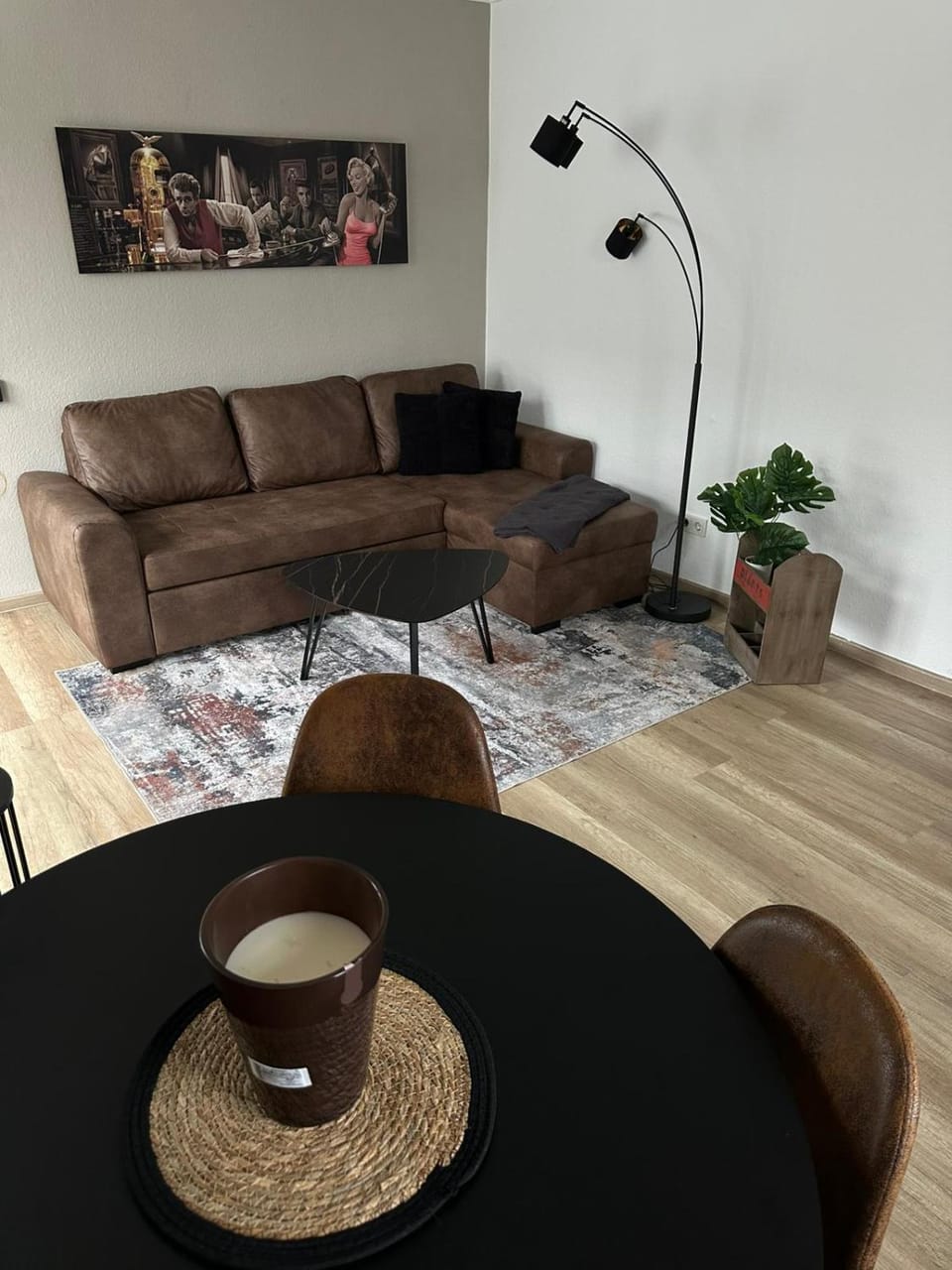 Living room, Dining area