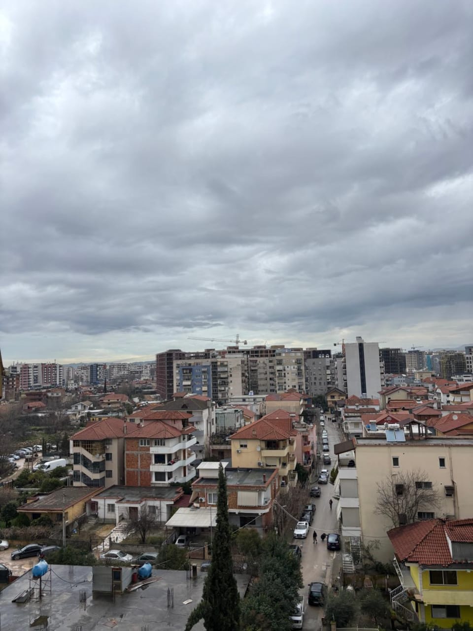 Property building, Day, Neighbourhood, Bird's eye view, City view, Street view, Location, Parking