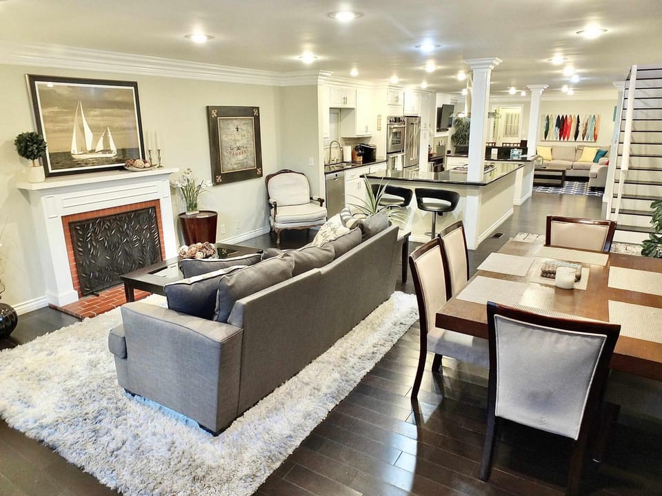 LB Peninsula Steps to Beach close to World Cup Apartment in Long Beach
