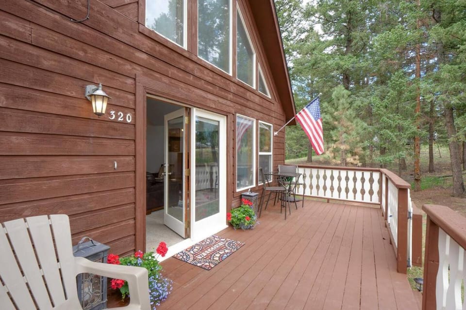 Sun Mountain Chalet Chalet in Woodland Park