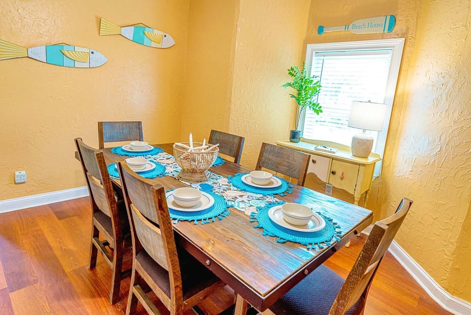 Surf & Strand Unit A for 5 House in Galveston Island