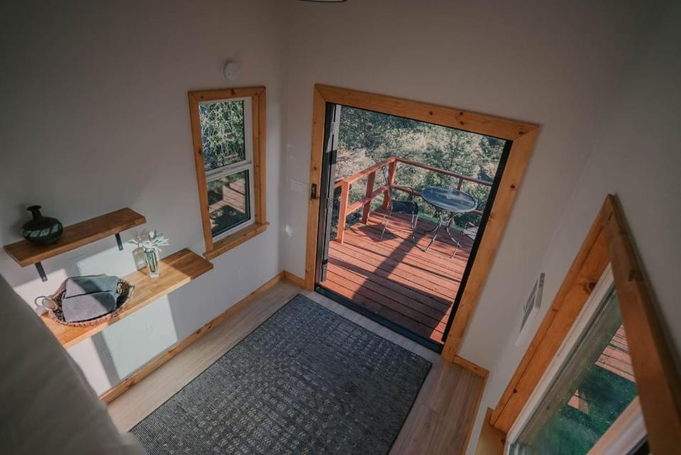 Off-Grid Tiny Home Pacific Views & Serenity Luxury tent in Southern California