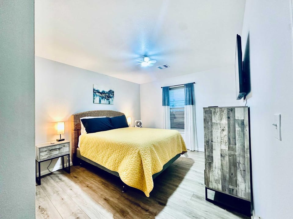 Pelican Pointe Home for 10 House in Bolivar Peninsula