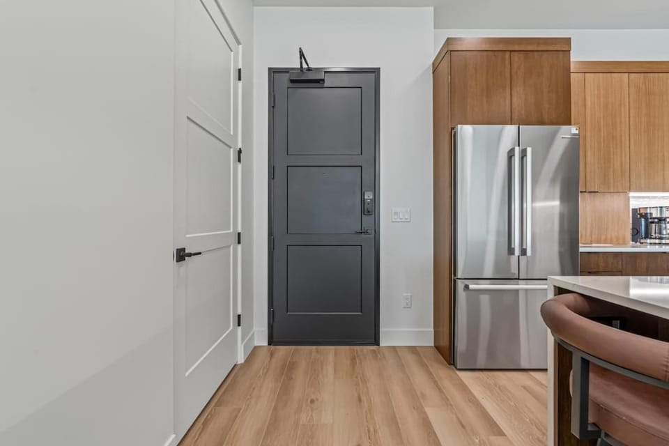 Serengeti Suite in Downtown Eagle Apartment in Eagle