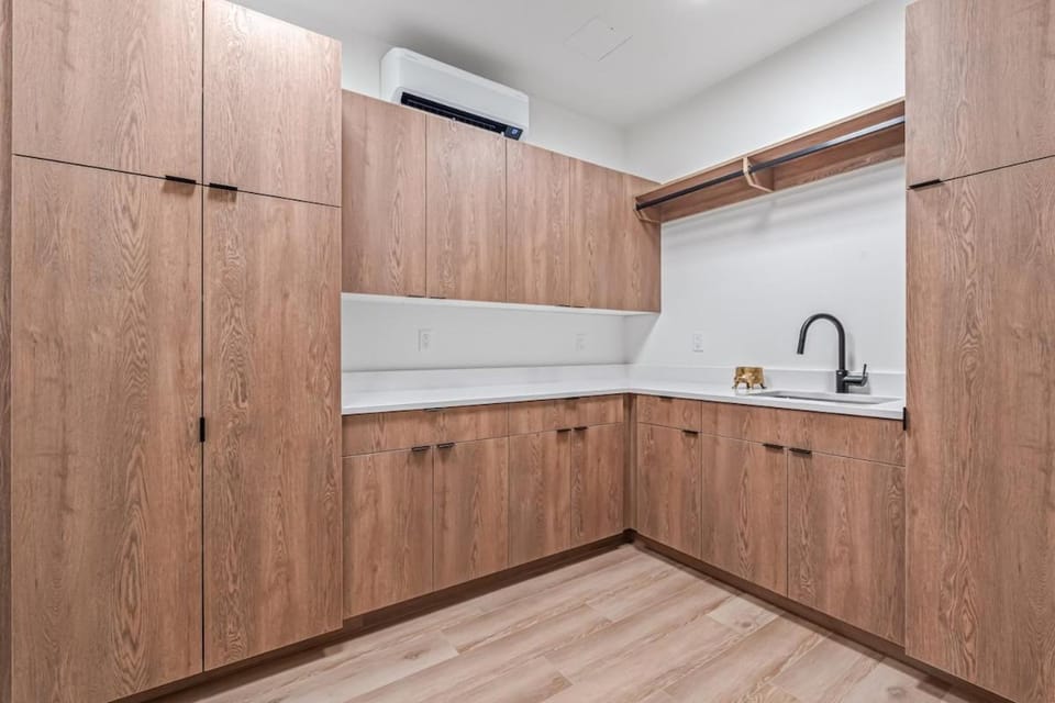 Serengeti Suite in Downtown Eagle Apartment in Eagle
