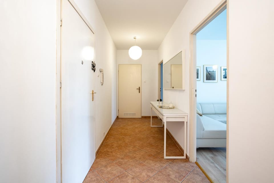 Bathroom, Photo of the whole room