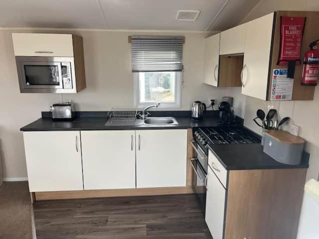 Coffee/tea facilities, Kitchen or kitchenette, dishwasher, oven, pet friendly, stove, toaster