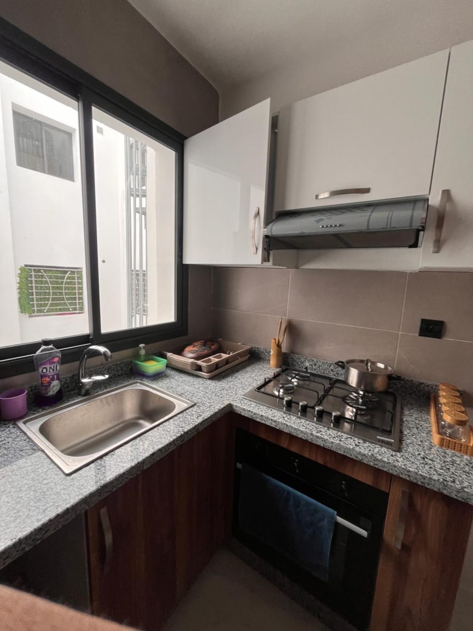 Appartement moderne près corniche et gare du train Apartment in Tangier