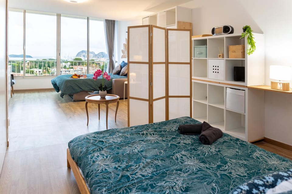 Bed, Kitchen or kitchenette, Photo of the whole room, Bedroom, towels, wardrobe