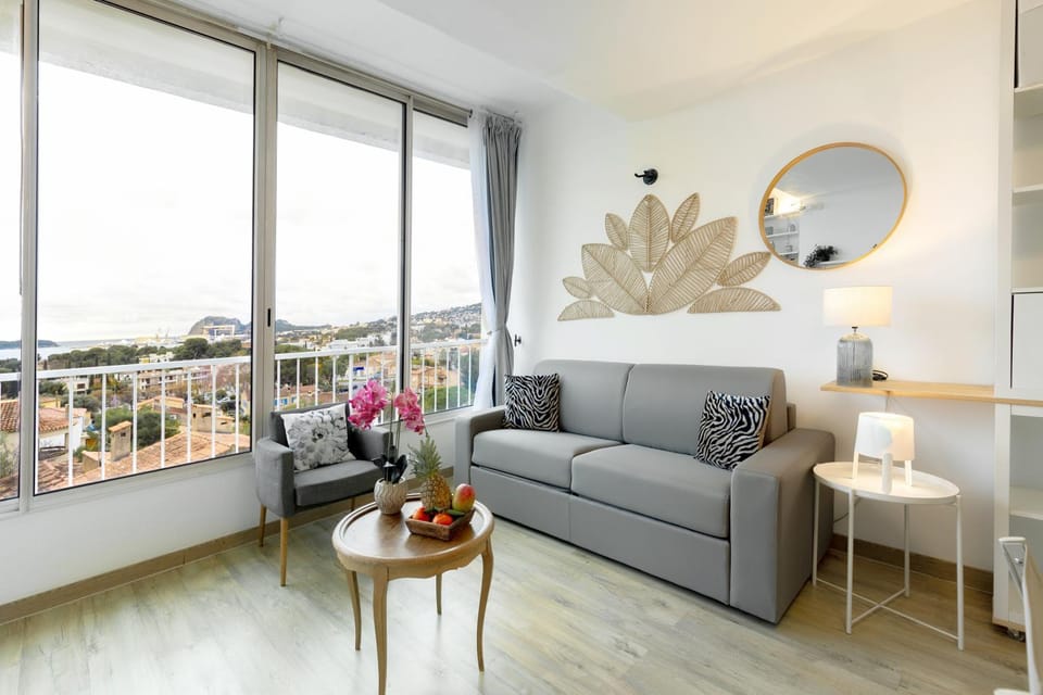 View (from property/room), Living room, Seating area