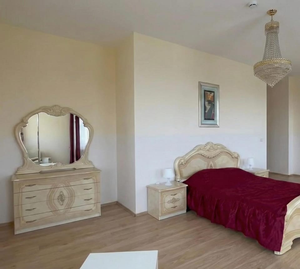 Bed, Photo of the whole room