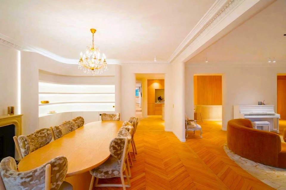 Living room, Seating area, Dining area