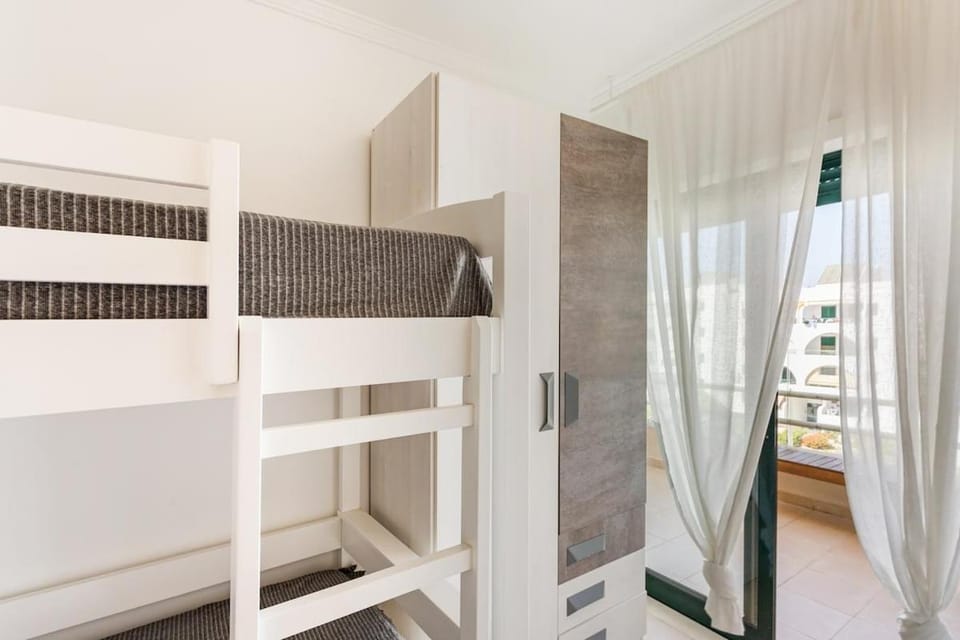 Salgados Retreat -Steps from the Beach by Homesbyfc Apartment in Guia