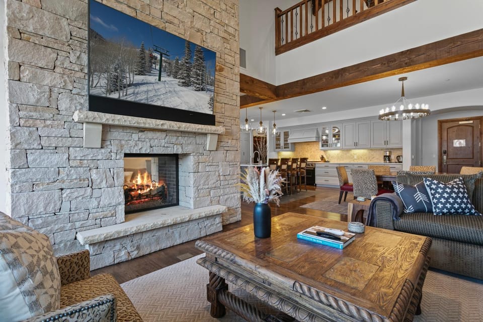 Ski-In Ski-Out 4BR Deer Valley Retreat condo Apartment in Park City