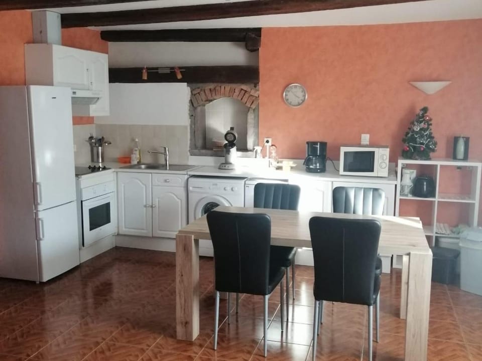 Gîte Confortable 2 Pers, Parking, Terrasse Privative - Merxheim - FR-1-744-52 House in Grand Est
