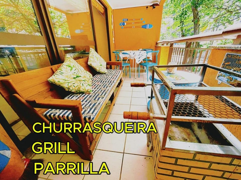 APARTAMENTO NA PRAIA com 02 vagas de garagem e acesso direto a praia Apartment in Rio de Janeiro