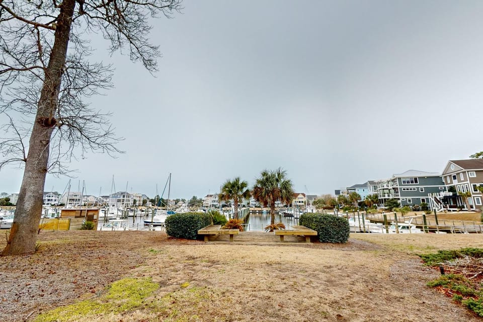 STJ16B Mystic Marina, 204B House in Saint James