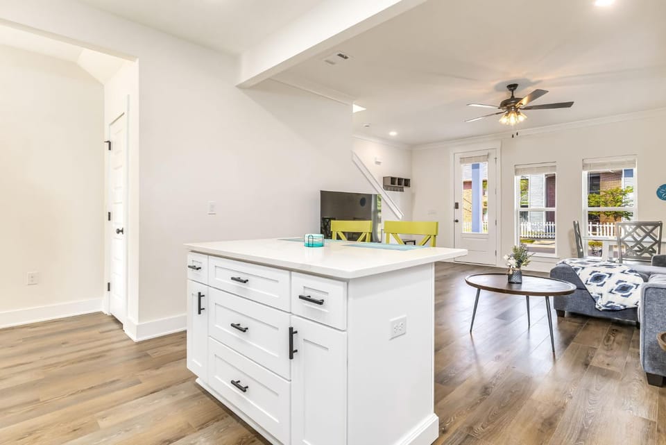 Downtown Sea Escape IV Apartment in Pensacola
