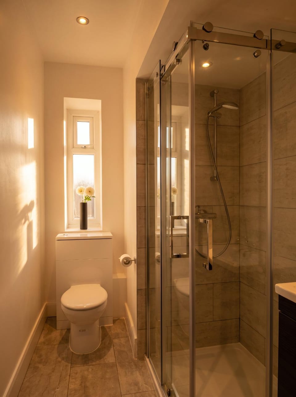 Shower, Toilet