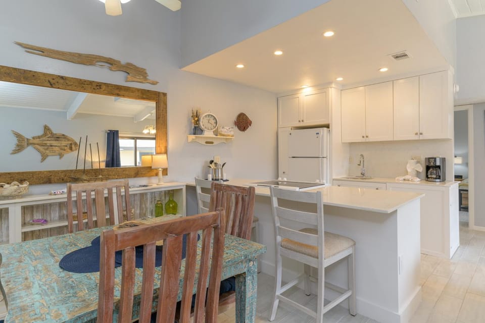 Tiki 327 - 1BR Oceanview Condo with Large Balcony Apartment in South Padre Island