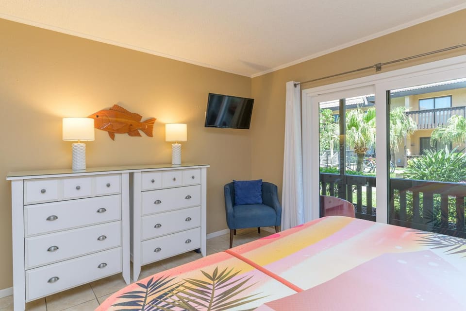 Tiki 149 - Spacious 2BR Condo with Walk-In Shower Apartment in South Padre Island