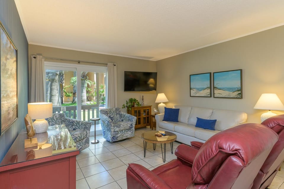 Tiki 149 - Spacious 2BR Condo with Walk-In Shower Apartment in South Padre Island