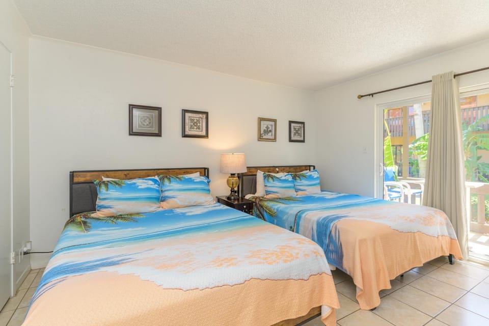 1BR Condo with Two Heated Pools and Pet Friendly Apartment in South Padre Island