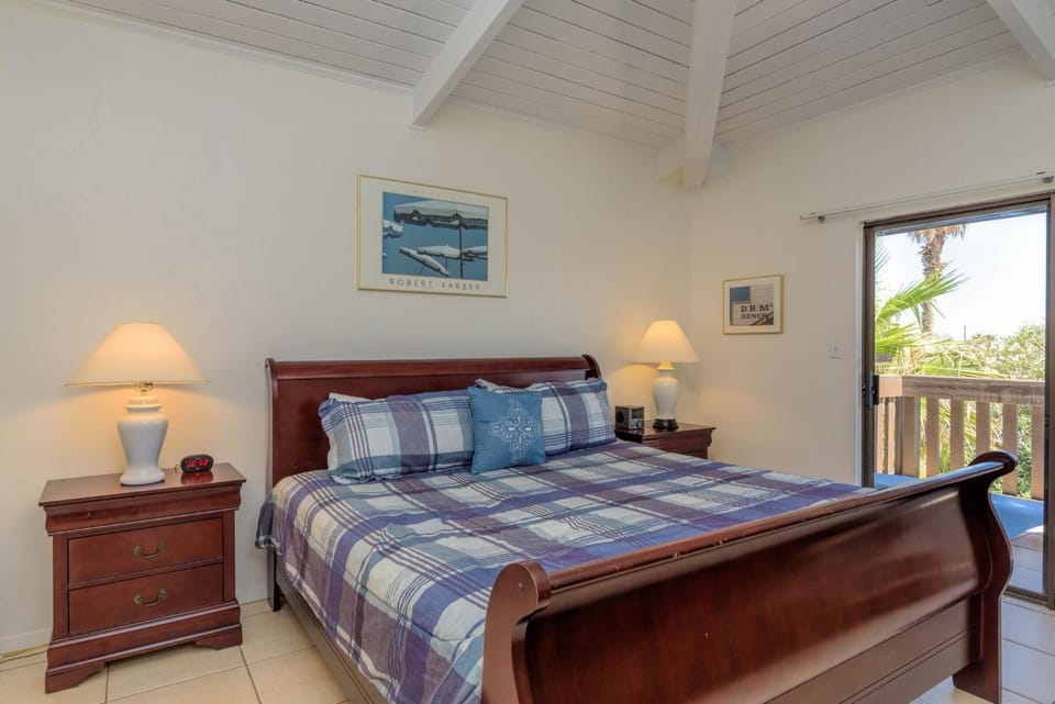 Tiki 202- Relaxing Standard 1BR Condo Near Beach Apartment in South Padre Island