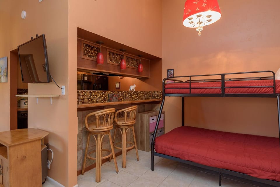 Tiki 337 - Oceanview Condo with Pools & Beach Access Apartment in South Padre Island