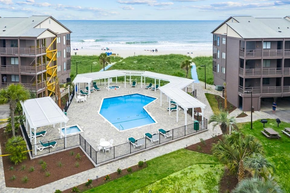 Day, Beach, Swimming pool